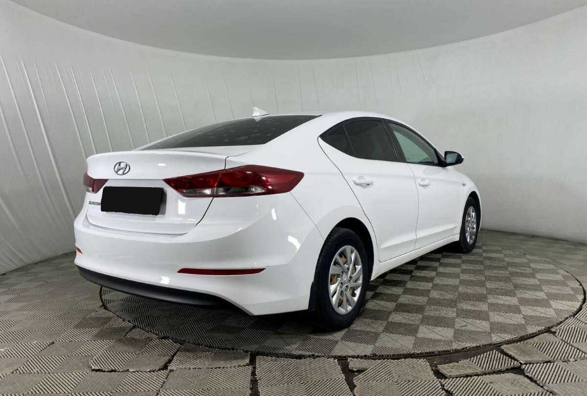 Hyundai Elantra б/у, 2017, Механическая. Фото: #4