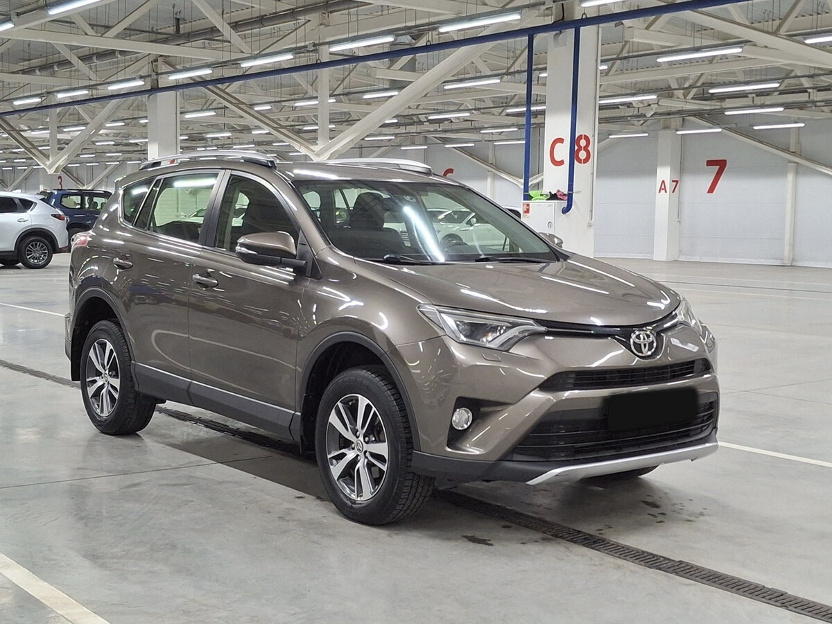 Toyota RAV4 б/у, 2015, Механическая. Фото: #2