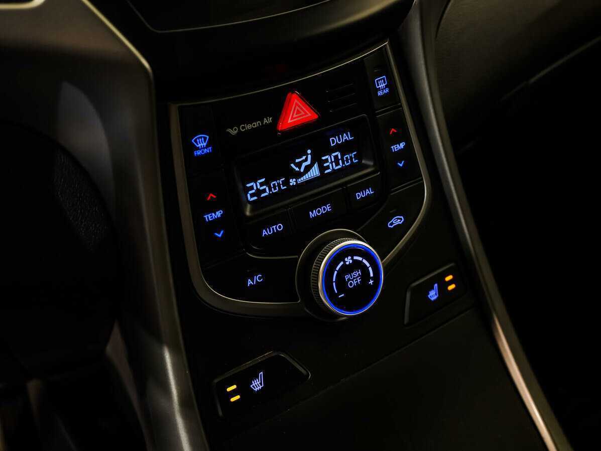 Hyundai Elantra б/у, 2015, Механическая. Фото: #13