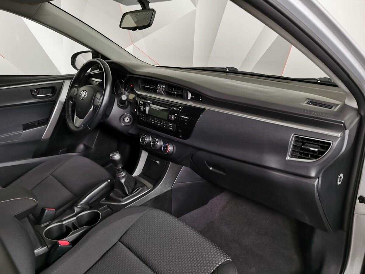 Toyota Corolla б/у, 2013, Механическая. Фото: #8