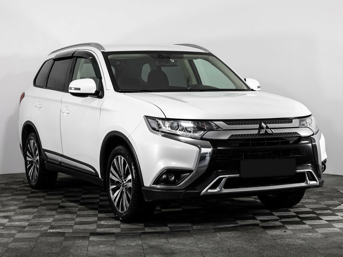 Mitsubishi Outlander б/у, 2019, Вариатор. Фото: #2