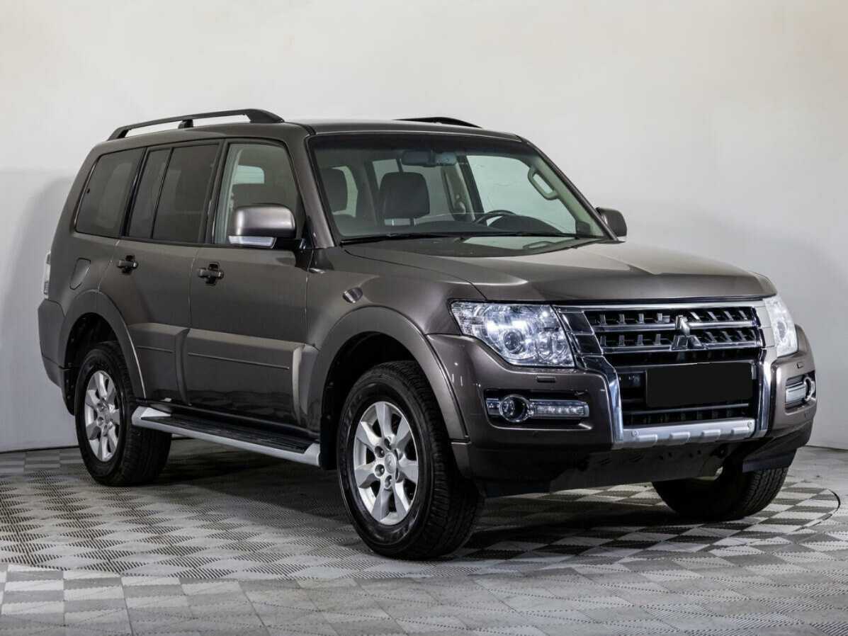 Mitsubishi Pajero б/у, 2015, Автоматическая. Фото: #2