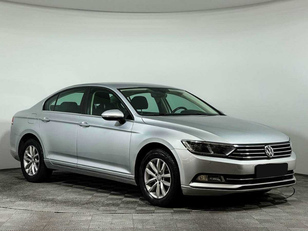 Volkswagen Passat б/у, 2016, Роботизированная. Фото: #2
