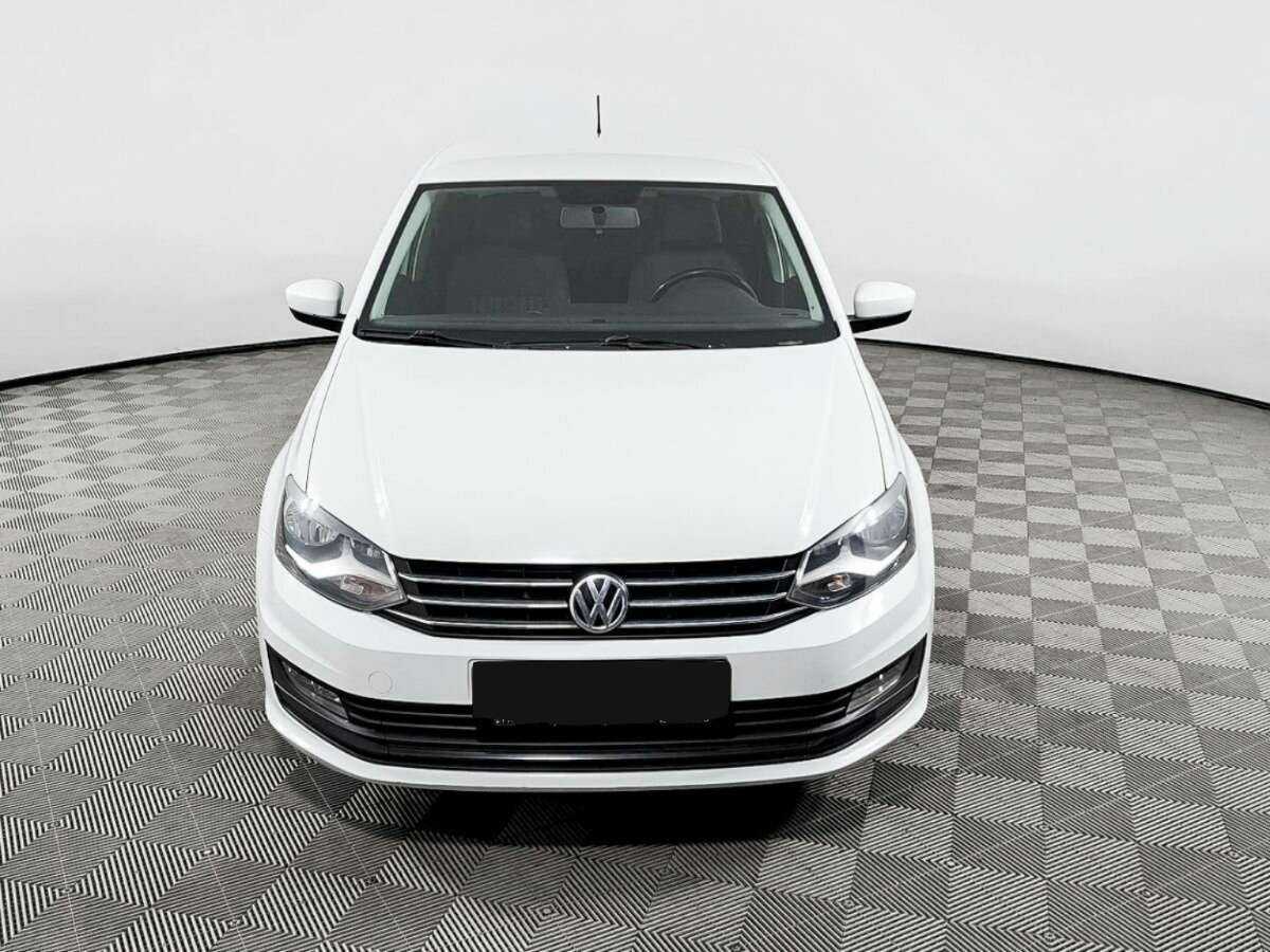 Volkswagen Polo б/у, 2015, Механическая. Фото: #1