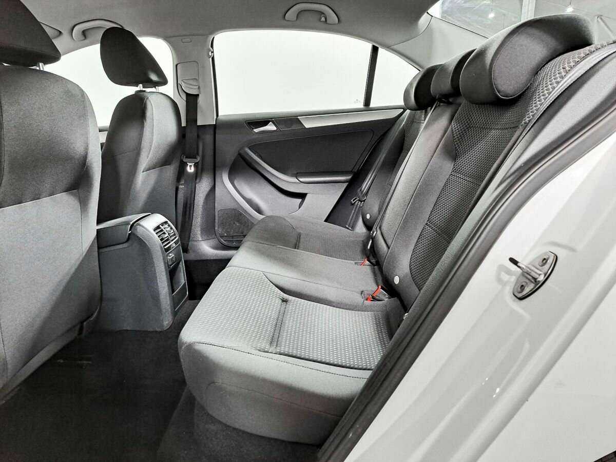 Volkswagen Jetta б/у, 2016, Механическая. Фото: #7