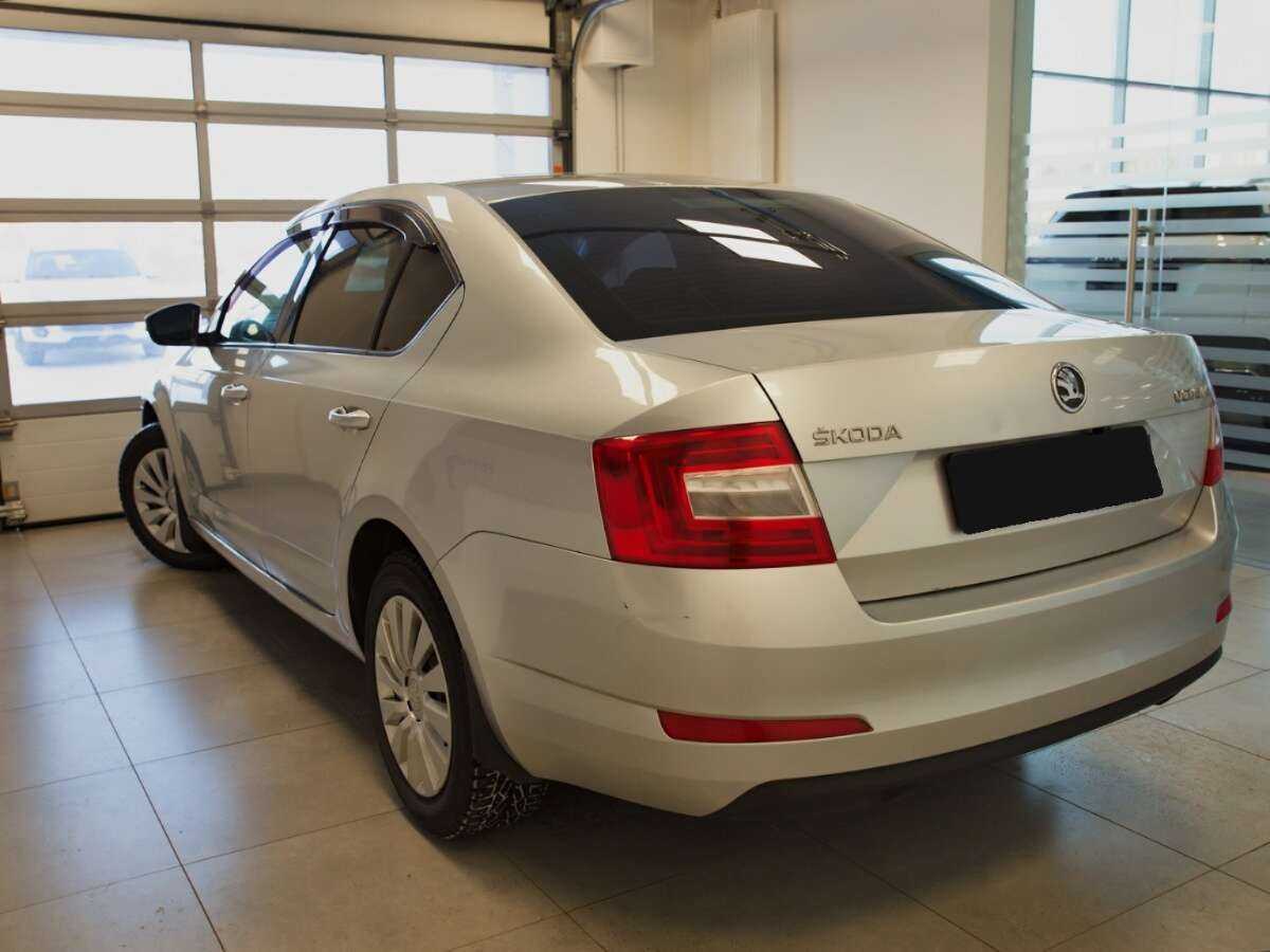 Skoda Octavia б/у, 2014, Механическая. Фото: #2