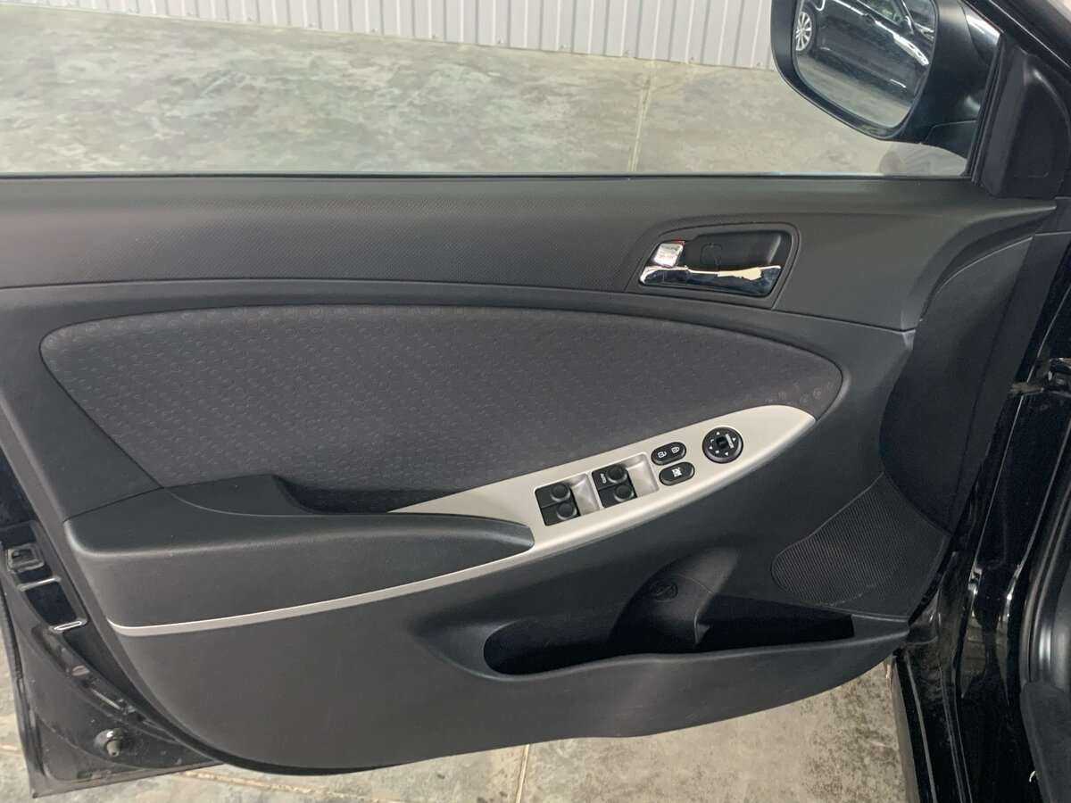 Hyundai Solaris б/у, 2012, Автоматическая. Фото: #15