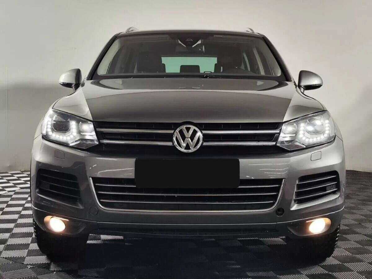 Volkswagen Touareg б/у, 2014, Автоматическая. Фото: #1