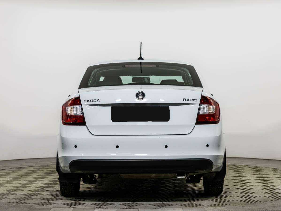 Skoda Rapid б/у, 2017, Механическая. Фото: #4