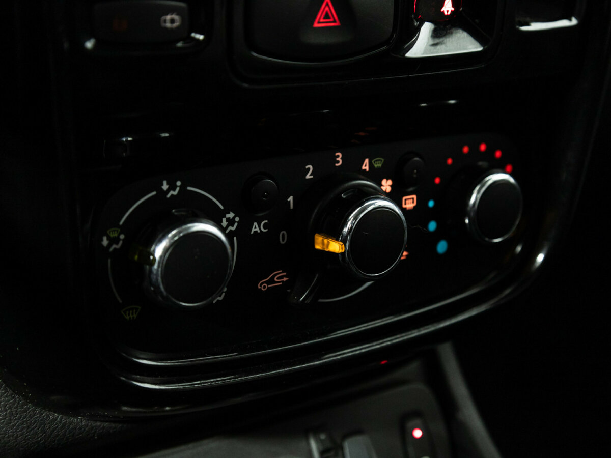 Renault Duster б/у, 2013, Механическая. Фото: #13