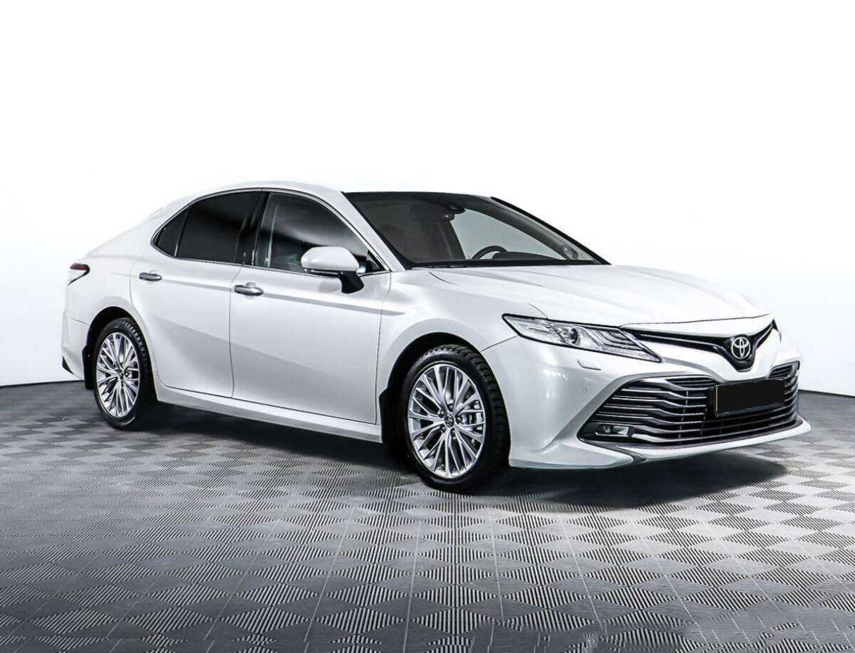 Toyota Camry б/у, 2018, Автоматическая. Фото: #2