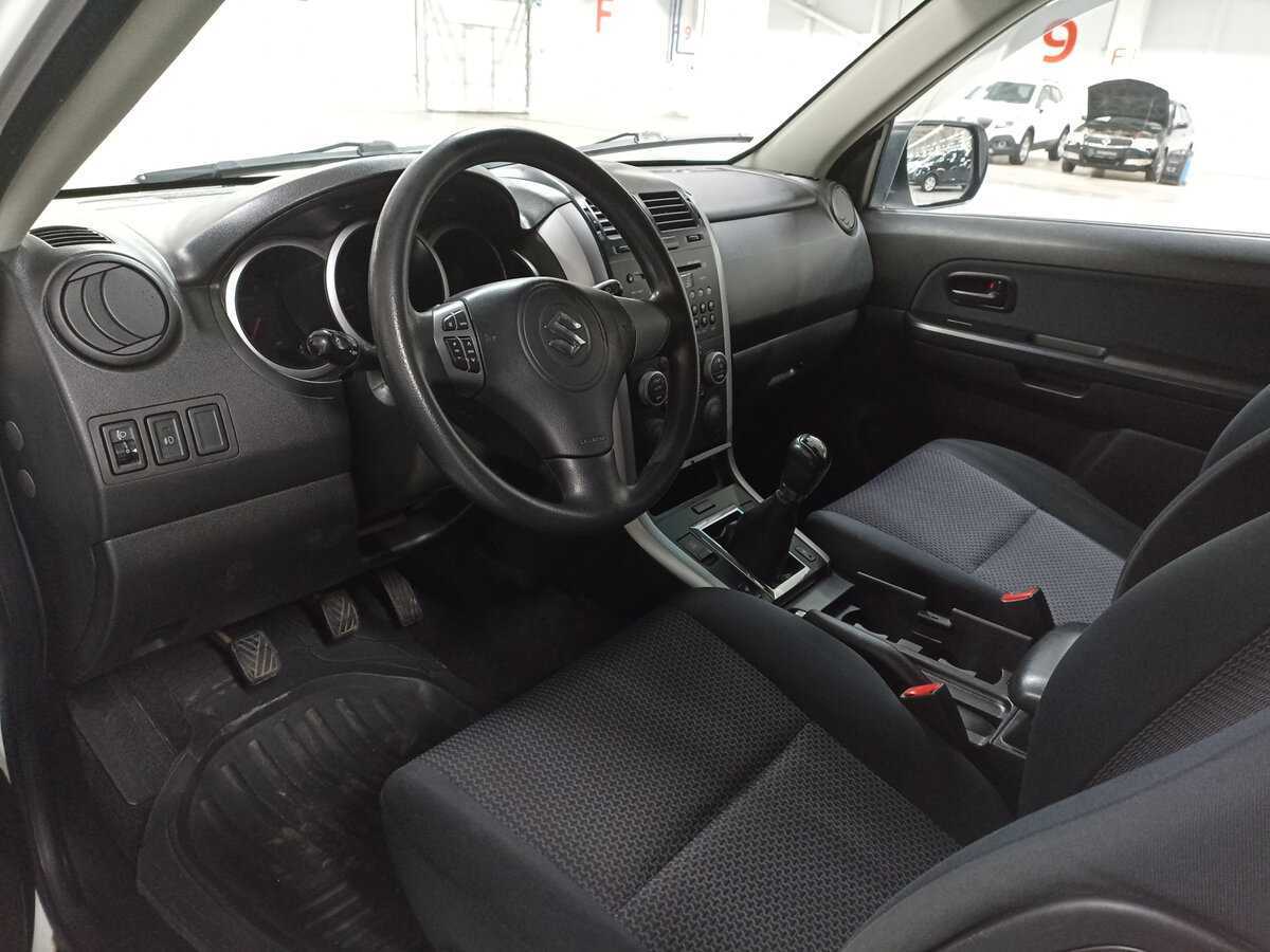 Suzuki Grand Vitara б/у, 2013, Механическая. Фото: #15