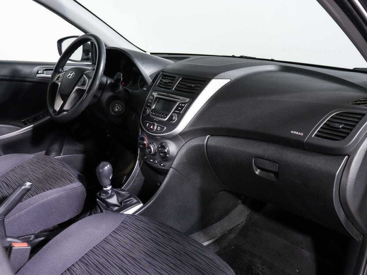 Hyundai Solaris б/у, 2016, Механическая. Фото: #9