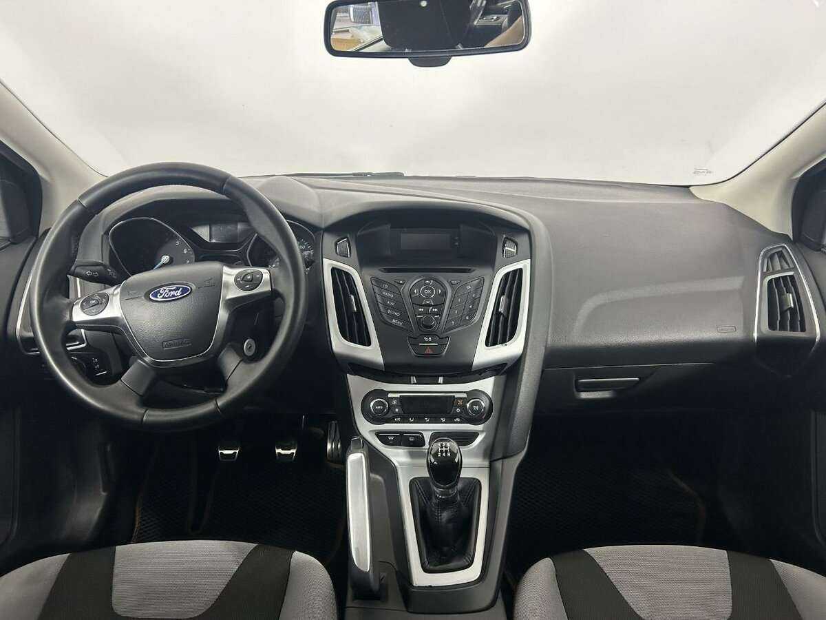 Ford Focus б/у, 2013, Механическая. Фото: #6