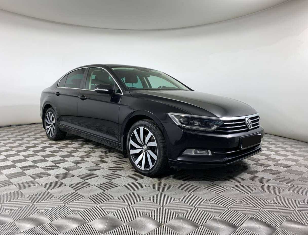 Volkswagen Passat б/у, 2019, Роботизированная. Фото: #2
