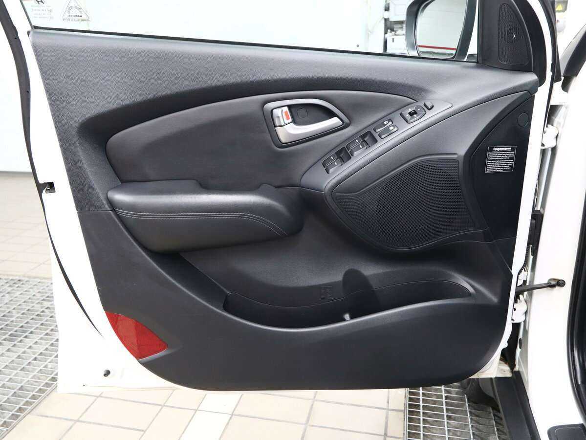 Hyundai ix35 б/у, 2012, Автоматическая. Фото: #6