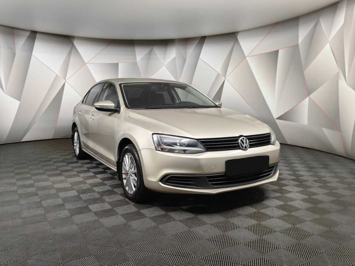 Volkswagen Jetta б/у, 2012, Механическая. Фото: #2