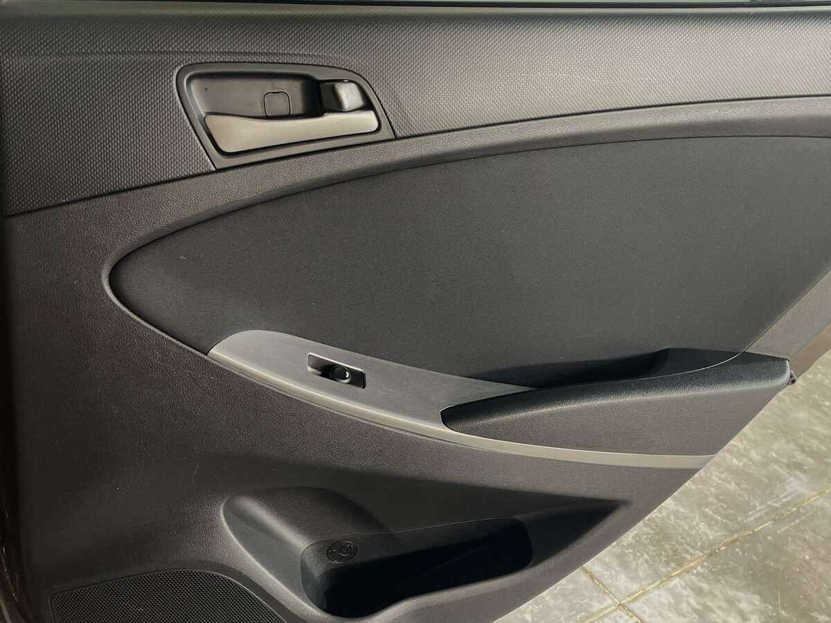 Hyundai Solaris б/у, 2015, Автоматическая. Фото: #21