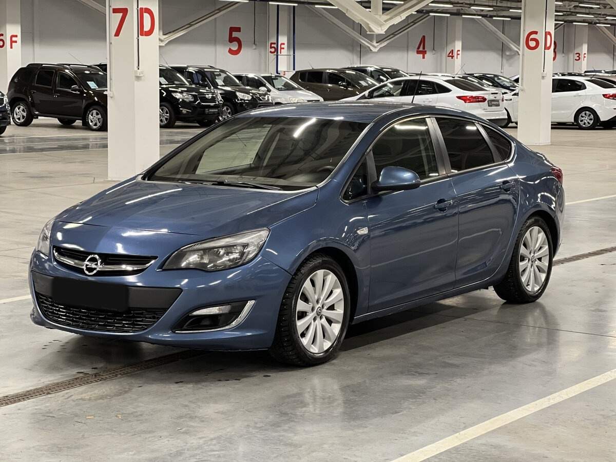 Opel Astra б/у, 2013, Механическая. Посмотреть фото