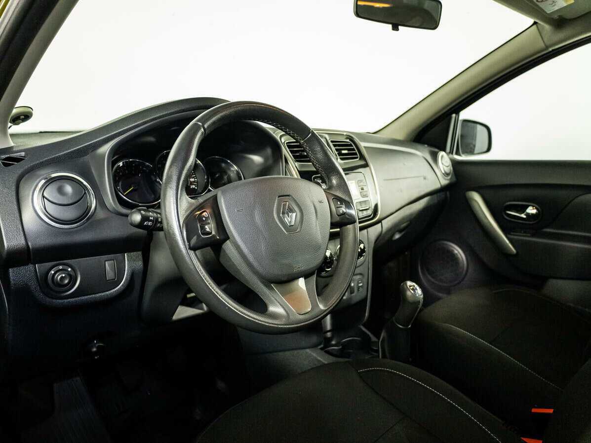 Renault Sandero б/у, 2017, Механическая. Фото: #9