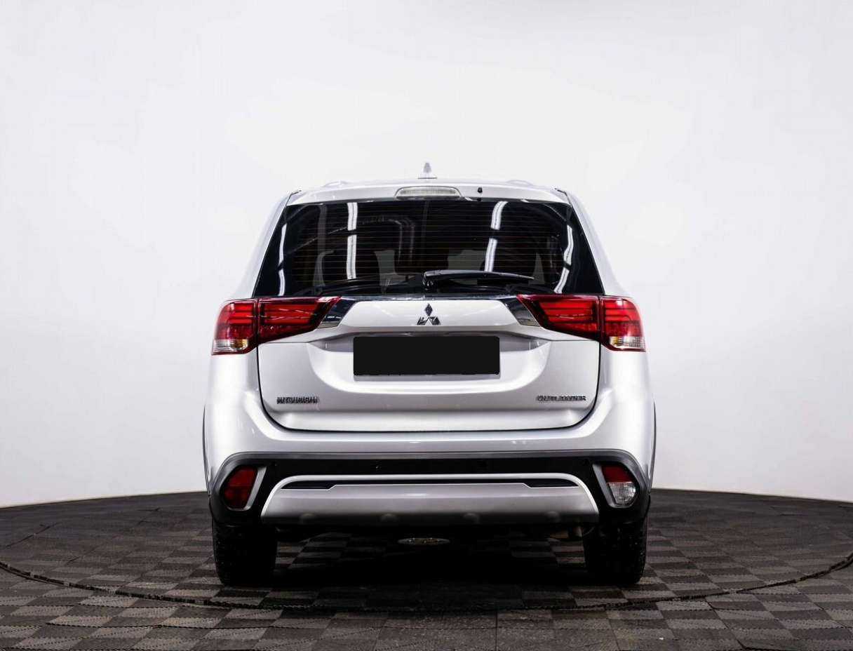 Mitsubishi Outlander б/у, 2019, Вариатор. Фото: #4