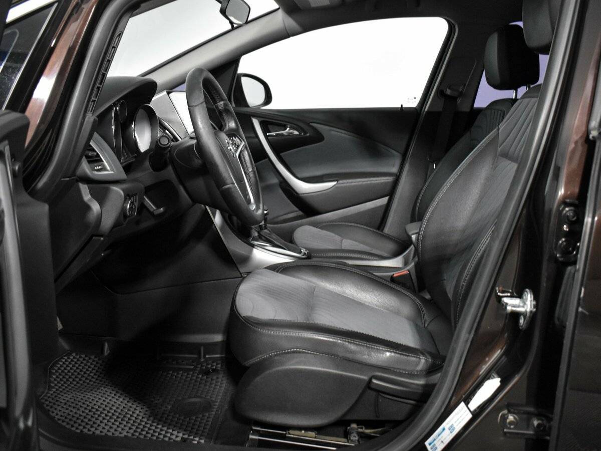 Opel Astra б/у, 2013, Автоматическая. Фото: #7