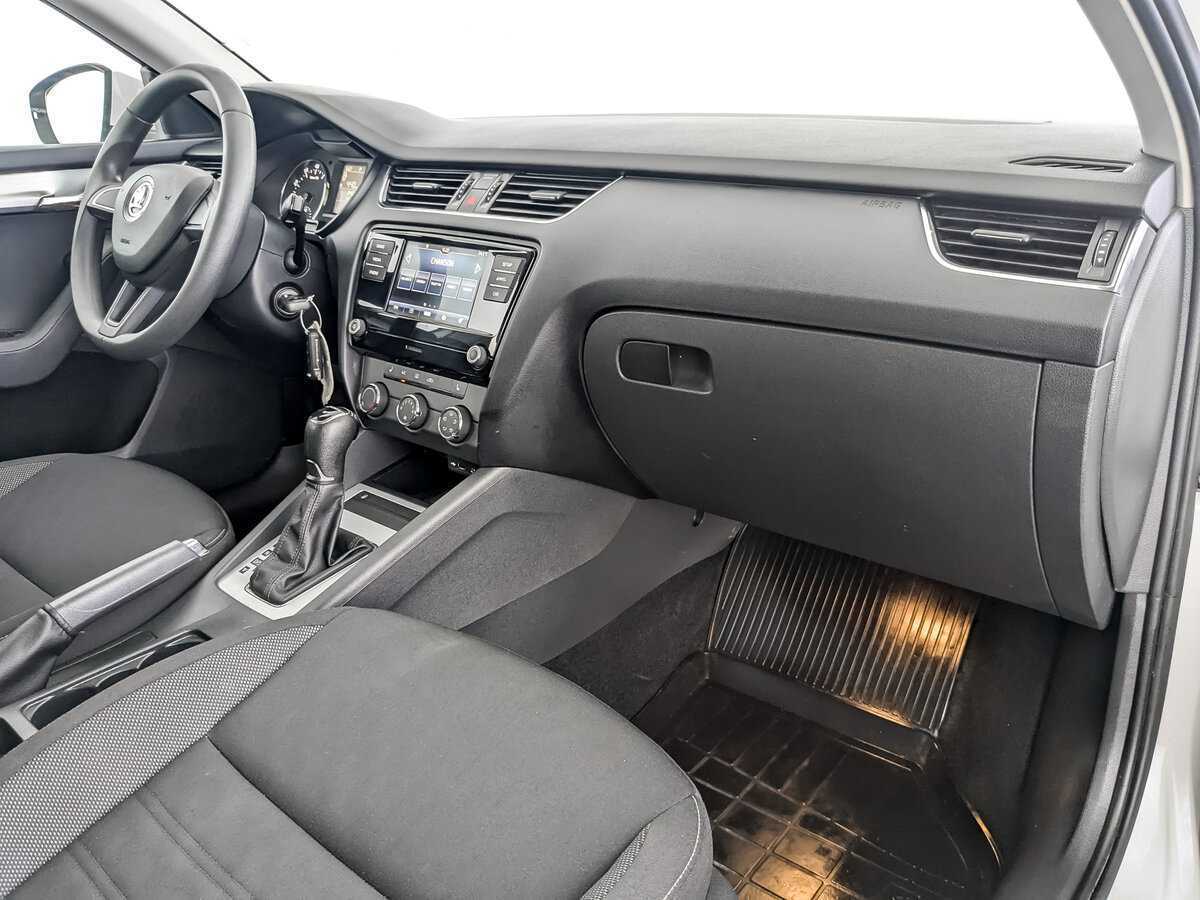 Skoda Octavia б/у, 2017, Автоматическая. Фото: #8