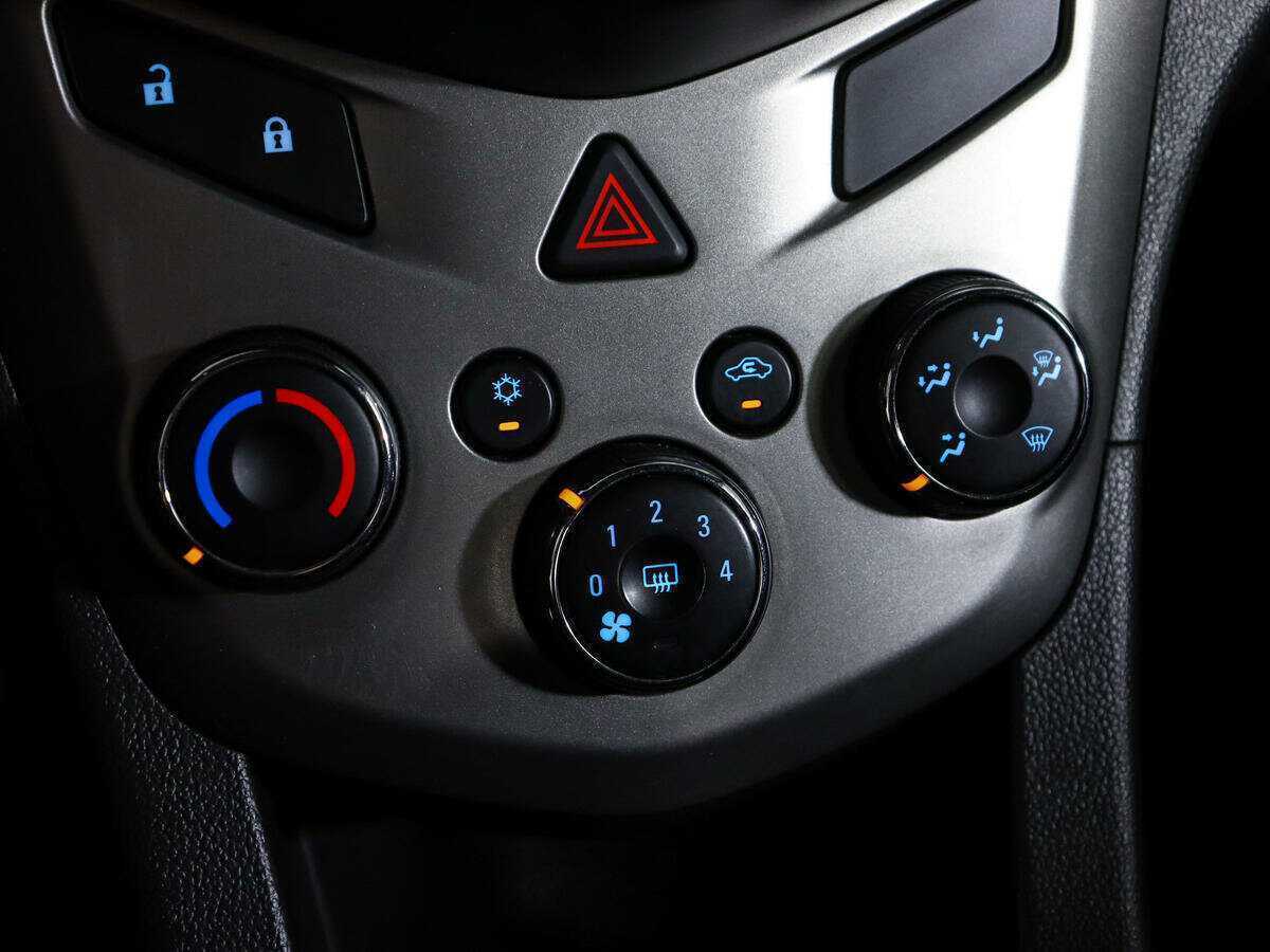 Chevrolet Aveo б/у, 2012, Механическая. Фото: #13
