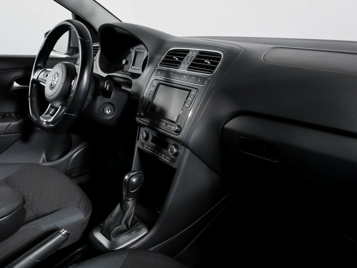 Volkswagen Polo б/у, 2019, Автоматическая. Фото: #6