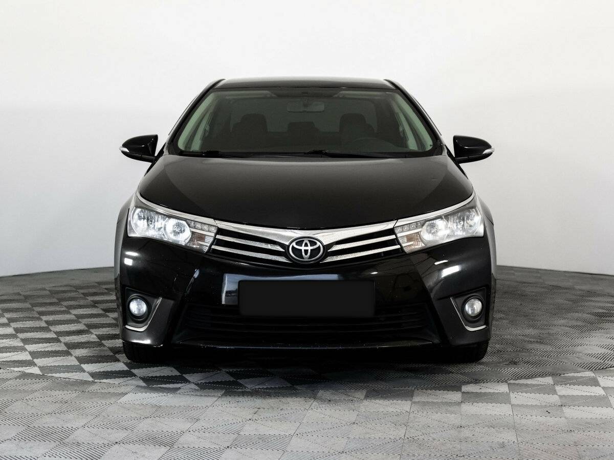 Toyota Corolla б/у, 2013, Механическая. Фото: #1