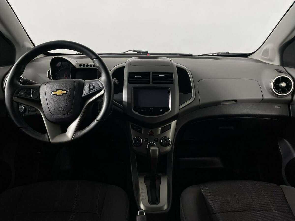 Chevrolet Aveo б/у, 2015, Автоматическая. Фото: #4