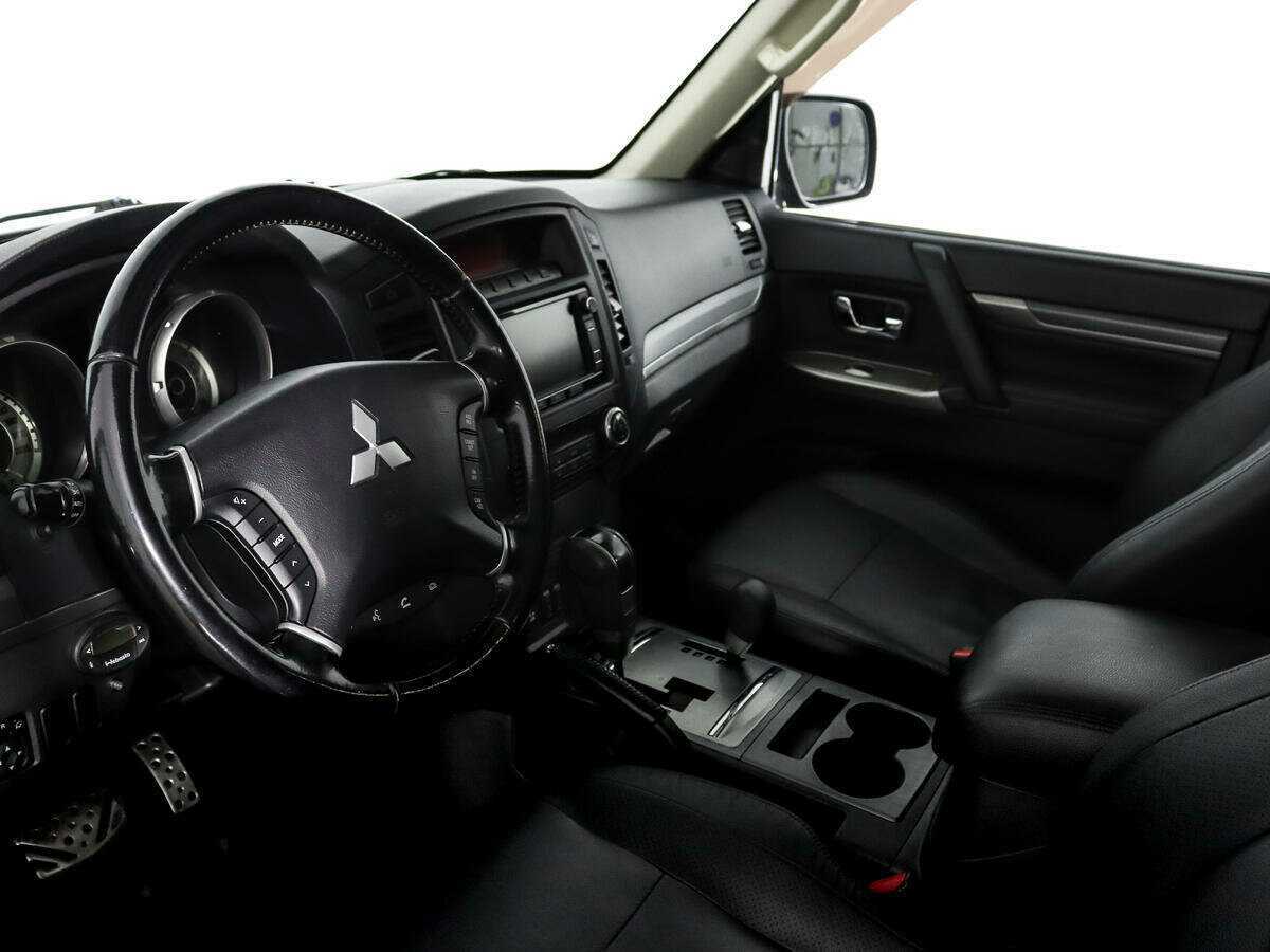 Mitsubishi Pajero б/у, 2012, Автоматическая. Фото: #8