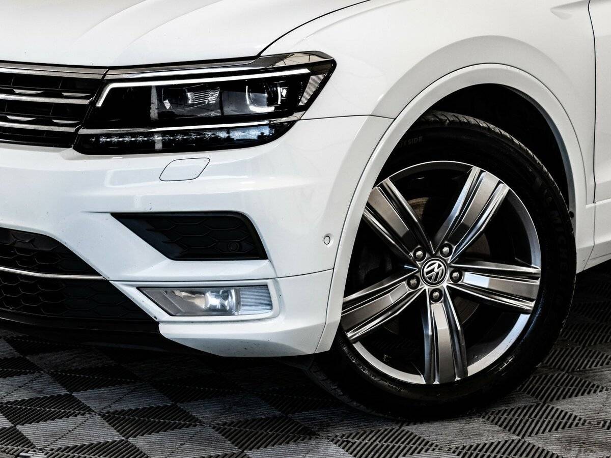 Volkswagen Tiguan б/у, 2017, Роботизированная. Фото: #2