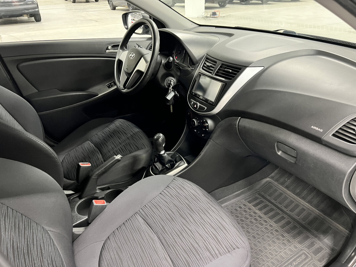 Hyundai Solaris б/у, 2015, Механическая. Фото: #10