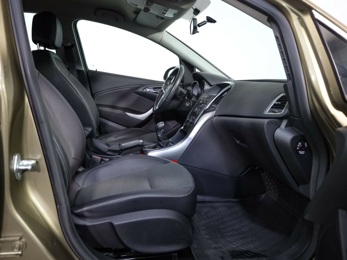 Opel Astra б/у, 2012, Механическая. Фото: #16