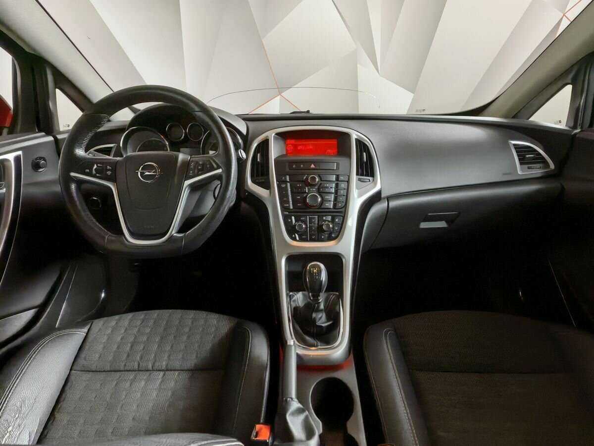 Opel Astra б/у, 2012, Механическая. Фото: #9
