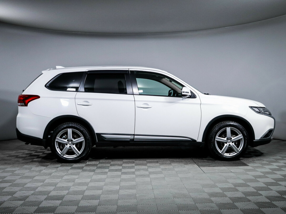 Mitsubishi Outlander б/у, 2018, Вариатор. Фото: #3
