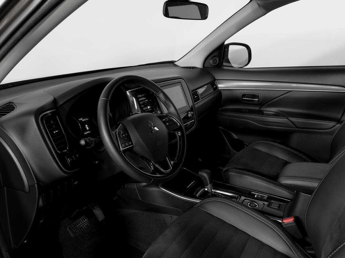 Mitsubishi Outlander б/у, 2021, Вариатор. Фото: #14