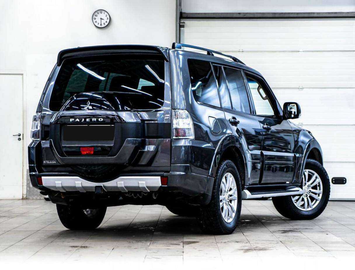 Mitsubishi Pajero б/у, 2014, Автоматическая. Фото: #2