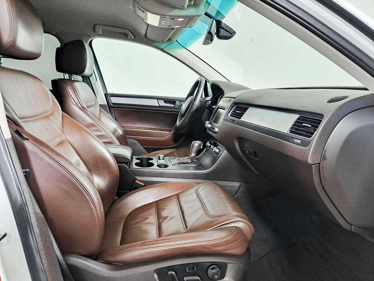 Volkswagen Touareg б/у, 2012, Автоматическая. Фото: #6