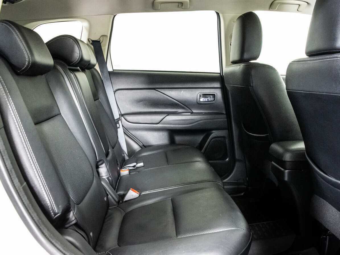 Mitsubishi Outlander б/у, 2018, Вариатор. Фото: #13