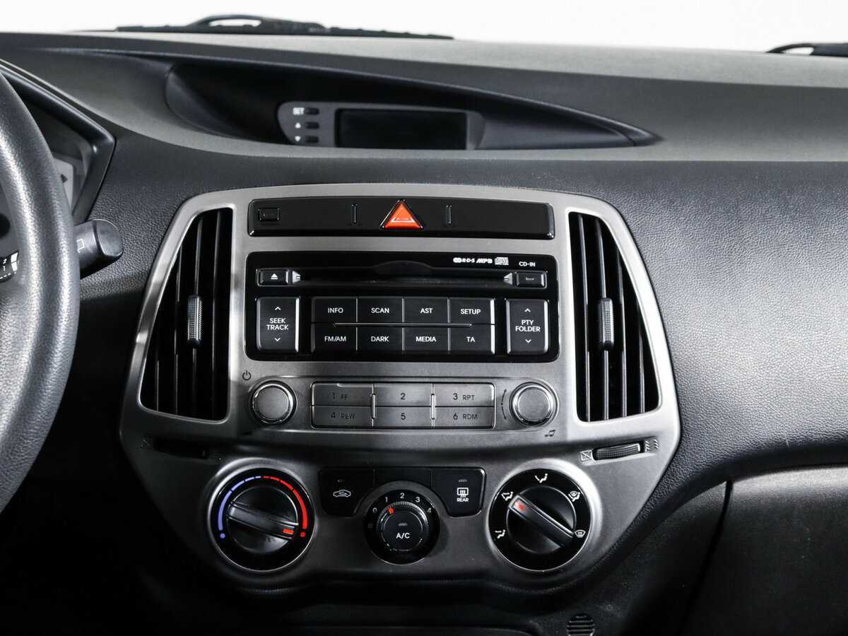 Hyundai i20 б/у, 2012, Автоматическая. Фото: #9