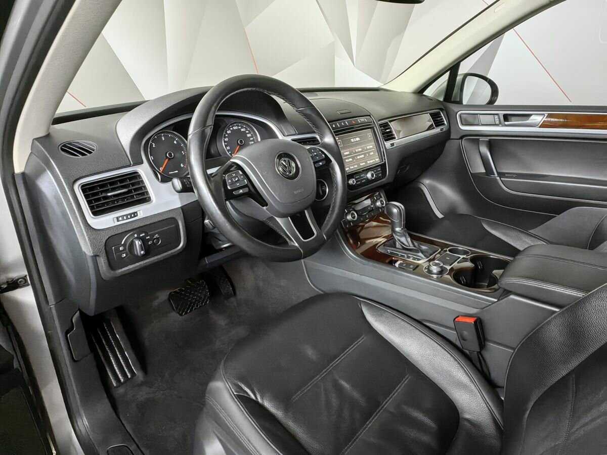 Volkswagen Touareg б/у, 2017, Автоматическая. Фото: #13