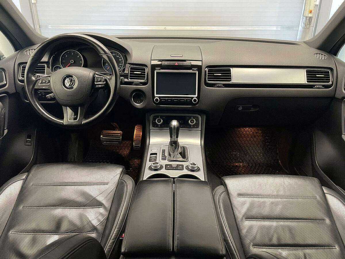 Volkswagen Touareg б/у, 2015, Автоматическая. Фото: #7