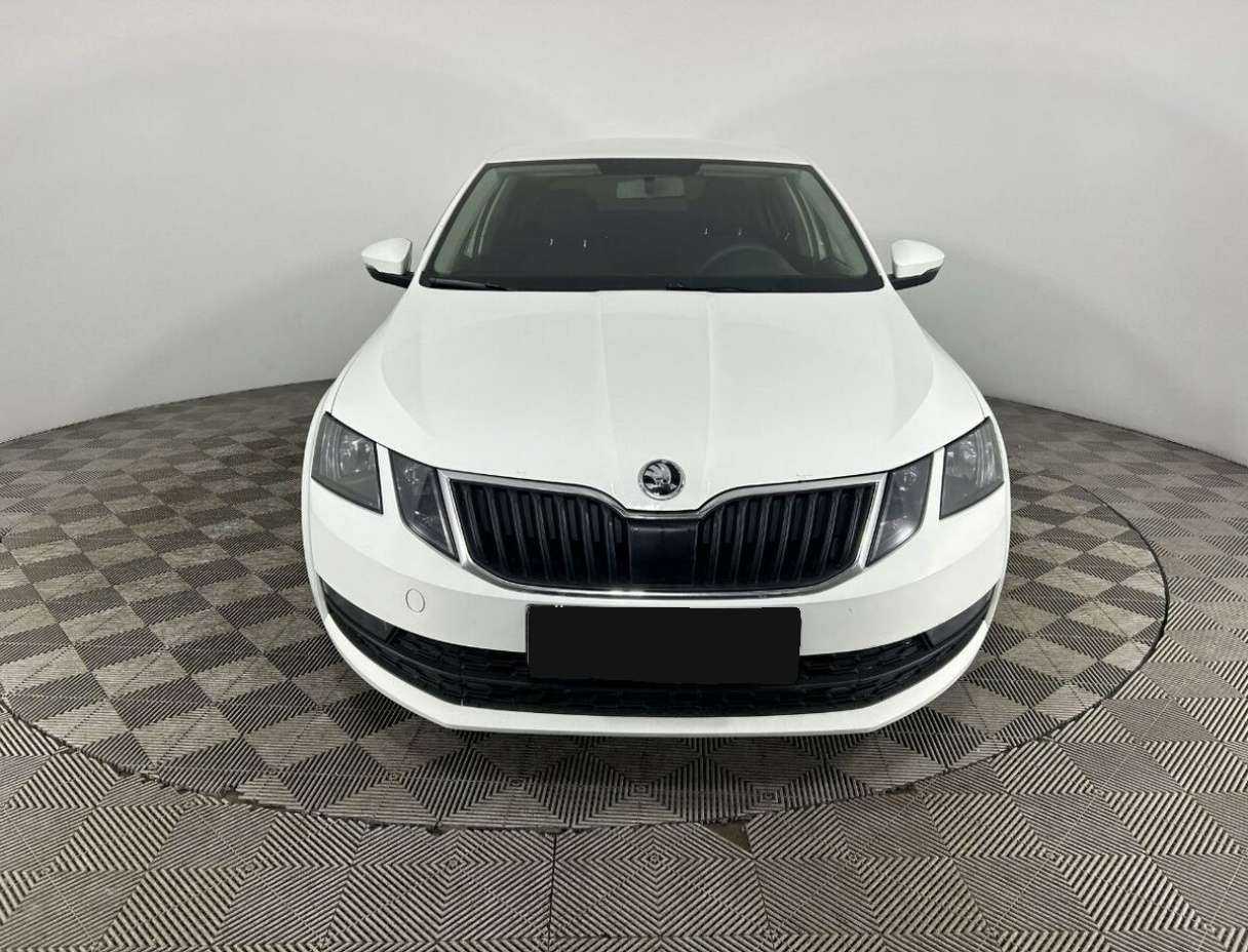 Skoda Octavia б/у, 2018, Механическая. Фото: #1