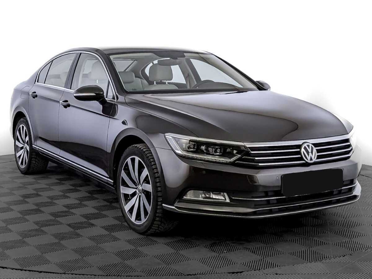 Volkswagen Passat б/у, 2017, Роботизированная. Фото: #2