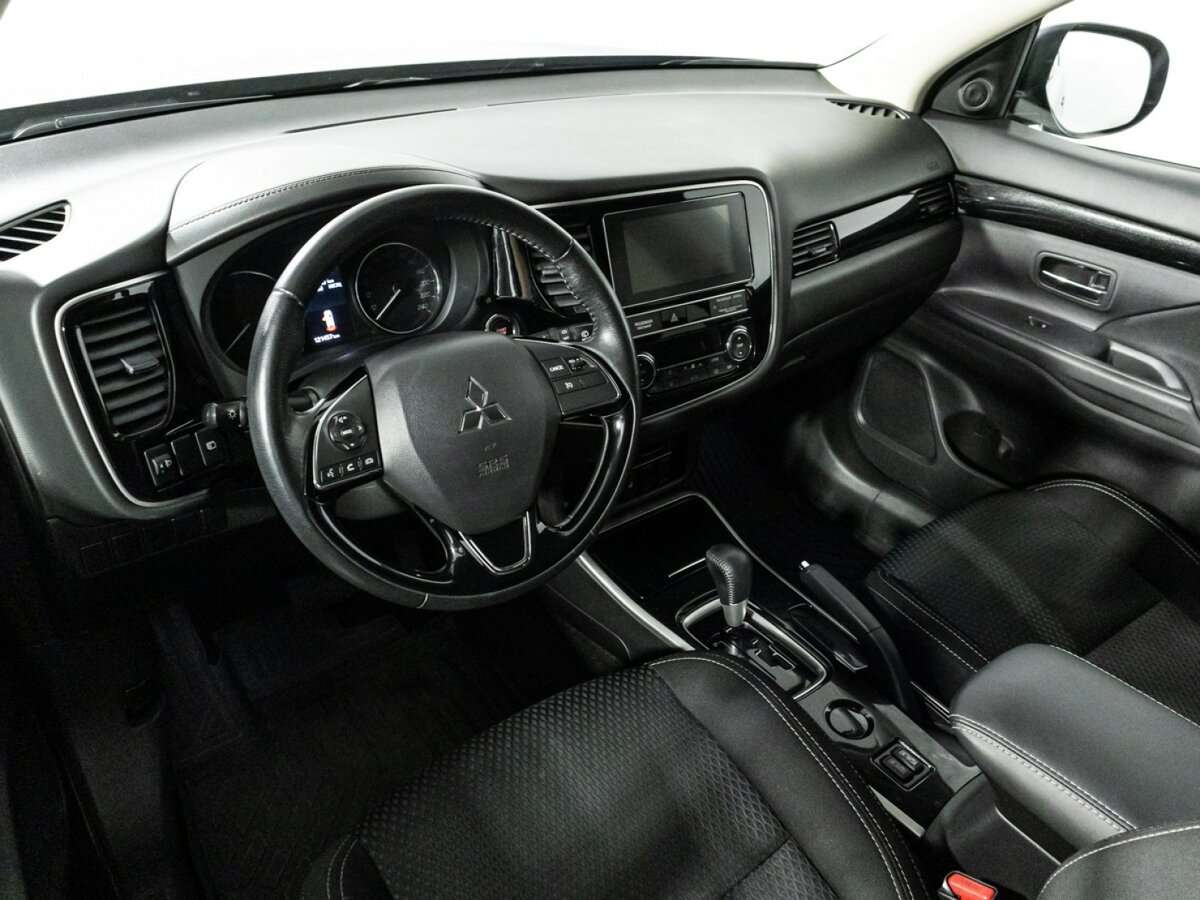 Mitsubishi Outlander б/у, 2018, Вариатор. Фото: #10