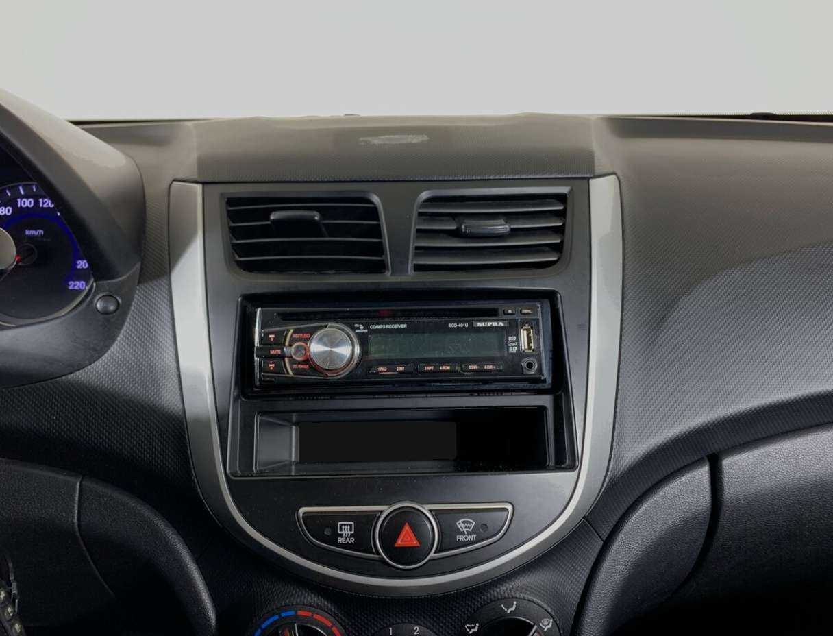 Hyundai Solaris б/у, 2012, Механическая. Фото: #12