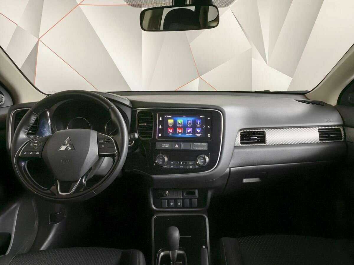 Mitsubishi Outlander б/у, 2018, Вариатор. Фото: #9