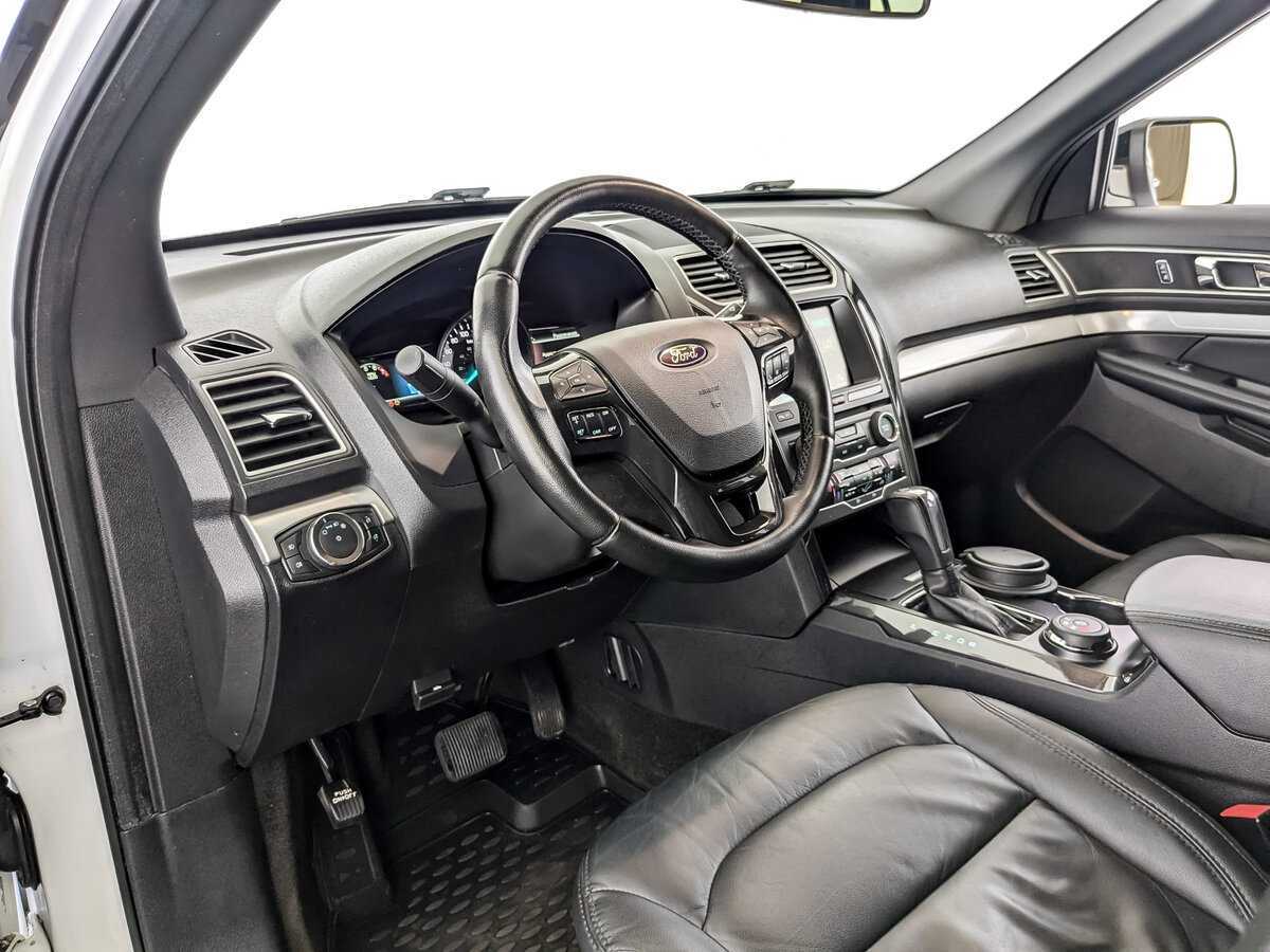 Ford Explorer б/у, 2017, Автоматическая. Фото: #13